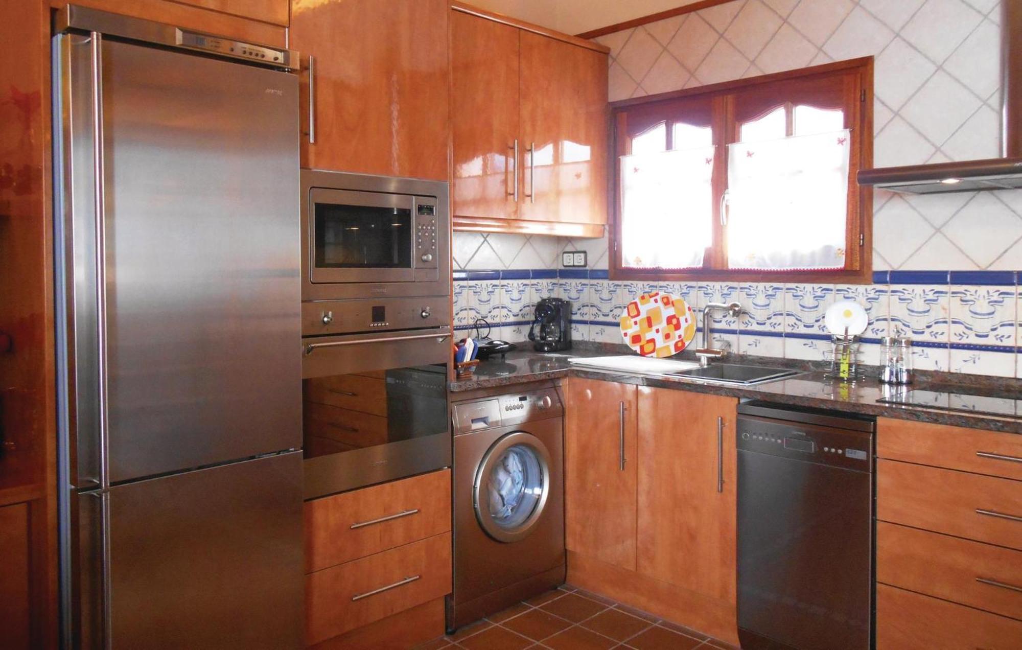 Amazing Apartment In Tossa De Mar With Wifi Bagian luar foto