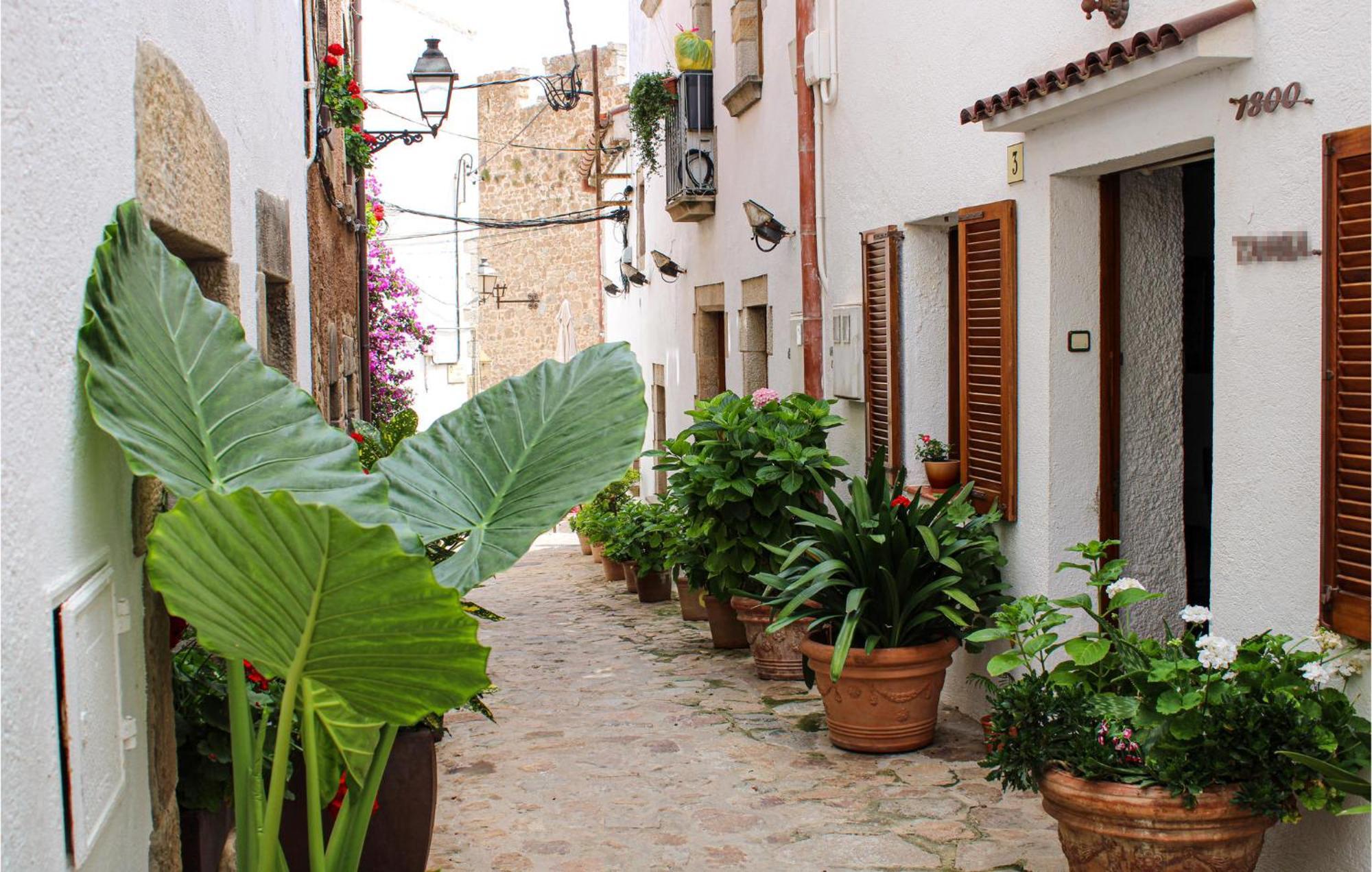 Amazing Apartment In Tossa De Mar With Wifi Bagian luar foto