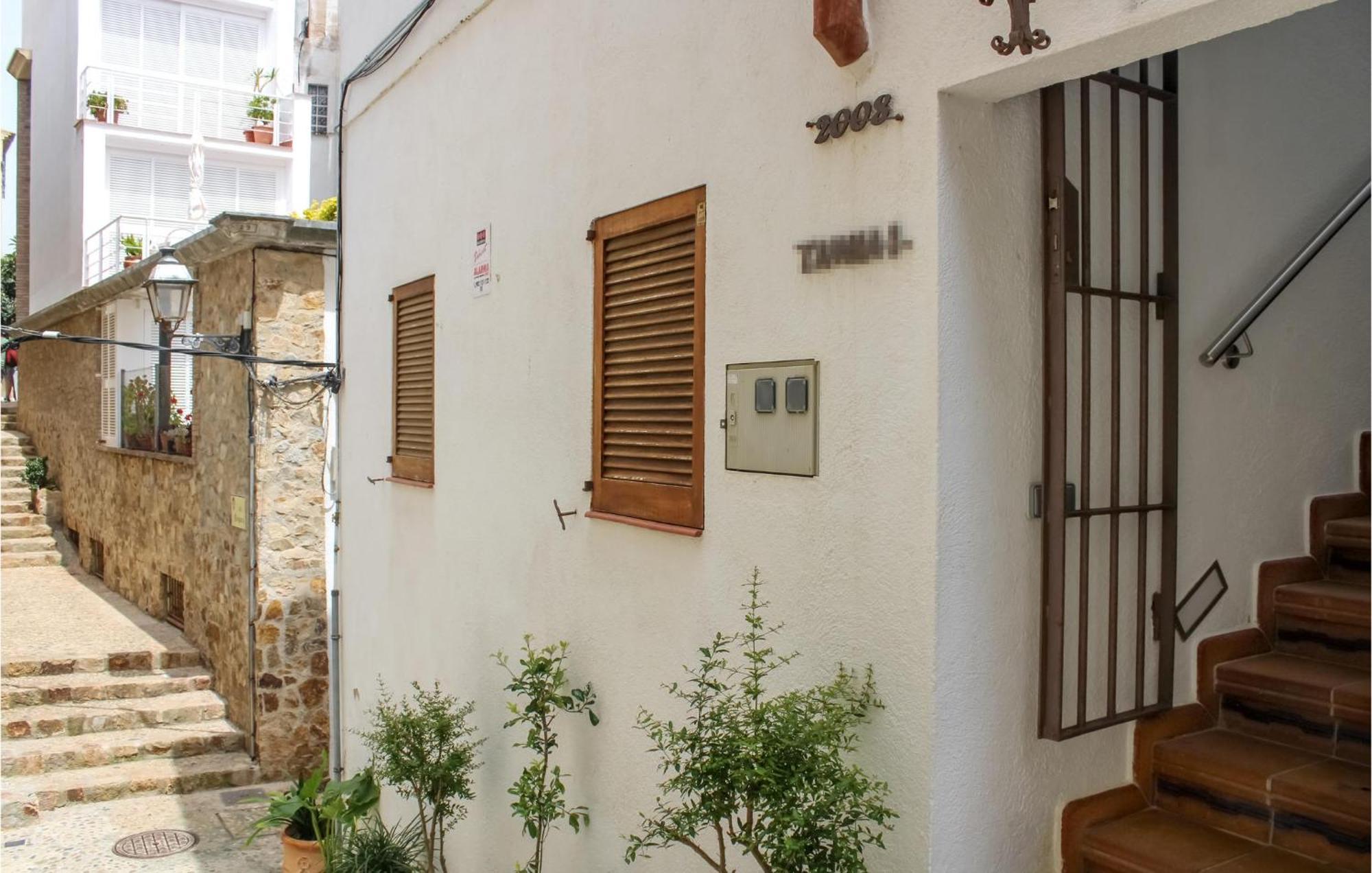 Amazing Apartment In Tossa De Mar With Wifi Bagian luar foto