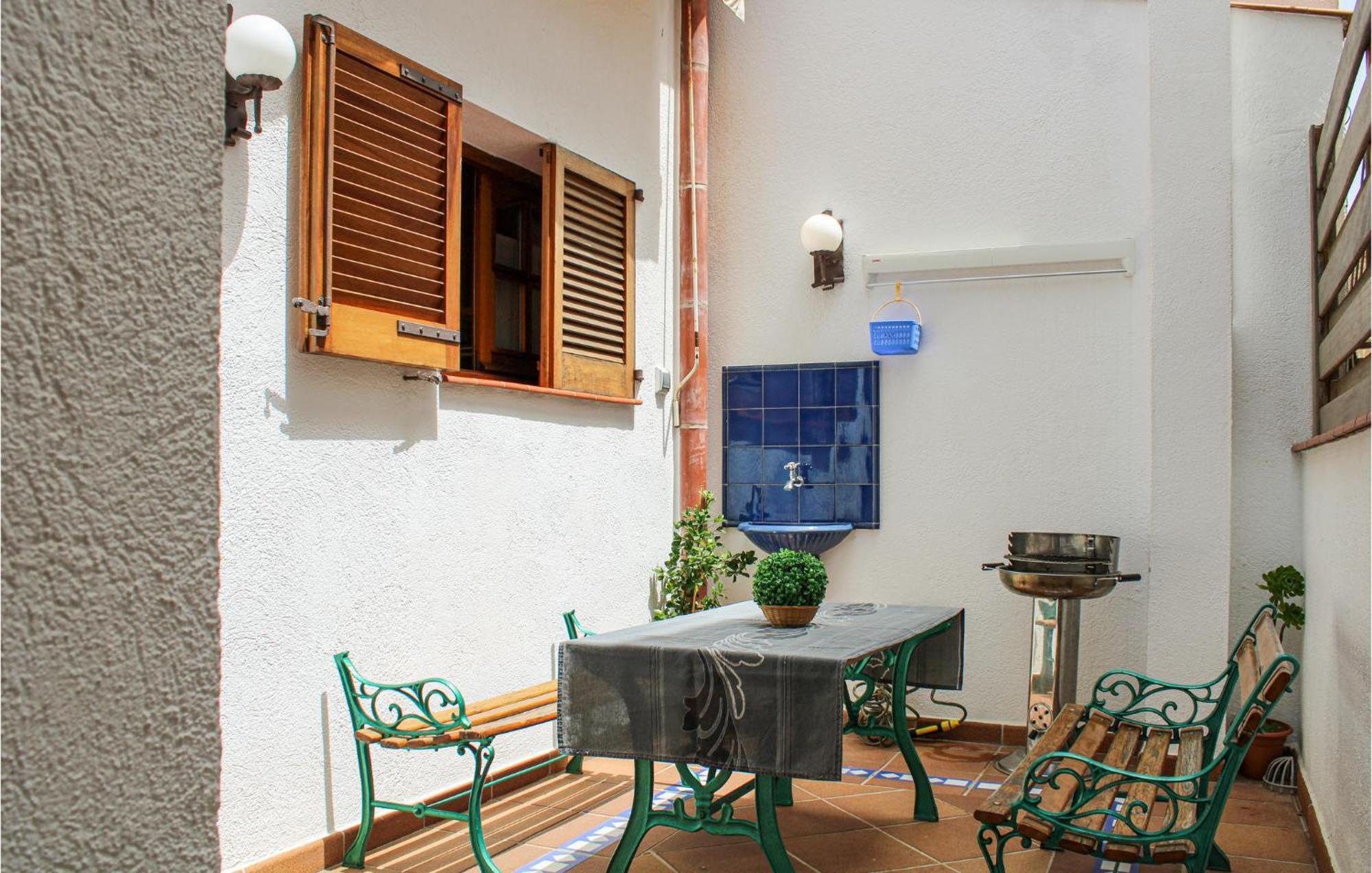 Amazing Apartment In Tossa De Mar With Wifi Bagian luar foto