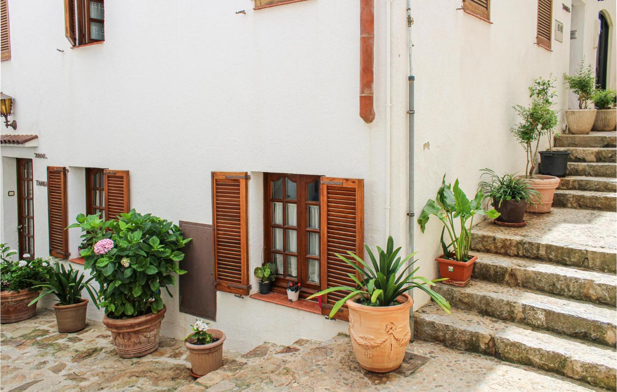 Amazing Apartment In Tossa De Mar With Wifi Bagian luar foto